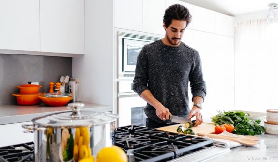 Los hombres de verdad, cocinan