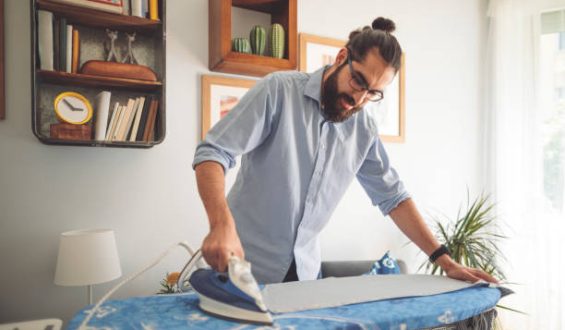 ¿Cómo planchar tu camisa sin parecer un novato?