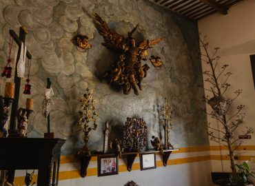 Hotel San Miguel Arcángel, el encanto colonial de hospedarse en el corazón de Izamal.